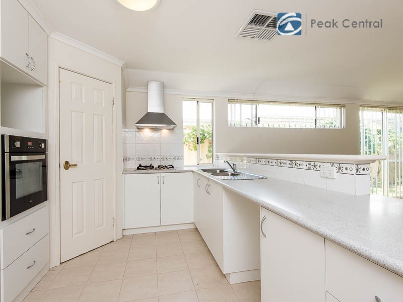 73 Aurora Drive, Atwell WA 6164