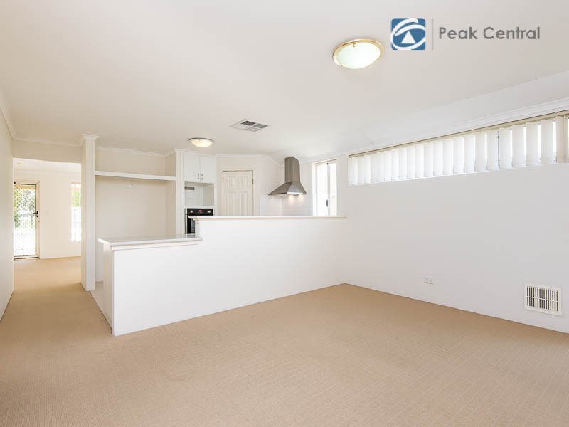 73 Aurora Drive, Atwell WA 6164