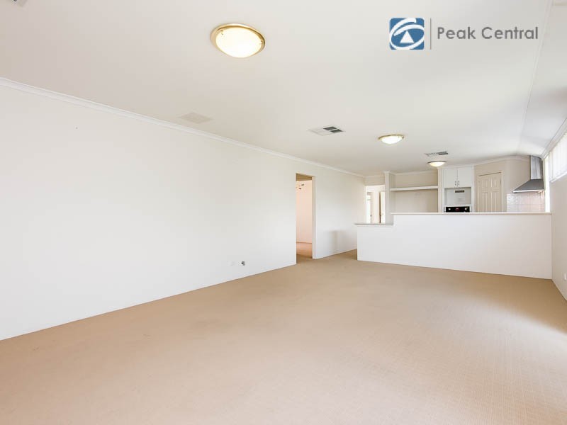 73 Aurora Drive, Atwell WA 6164