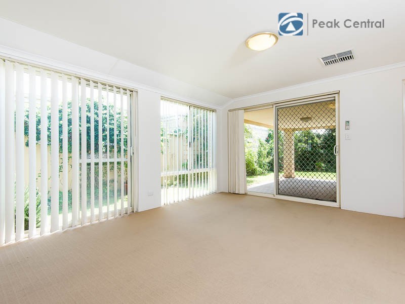 73 Aurora Drive, Atwell WA 6164