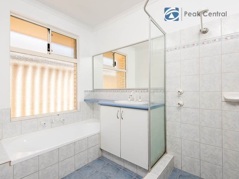 73 Aurora Drive, Atwell WA 6164