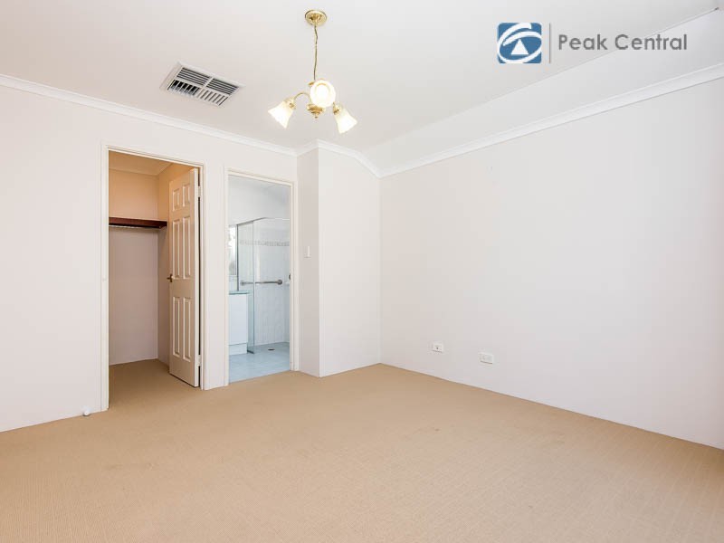 73 Aurora Drive, Atwell WA 6164