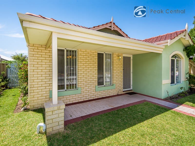 73 Aurora Drive, Atwell WA 6164