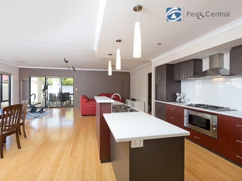 35 Frankenia Turn, Success WA 6164