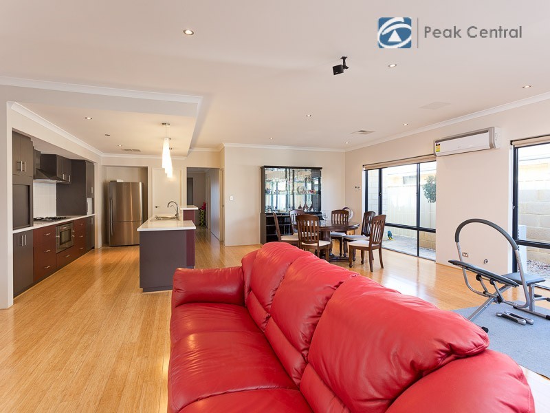 35 Frankenia Turn, Success WA 6164