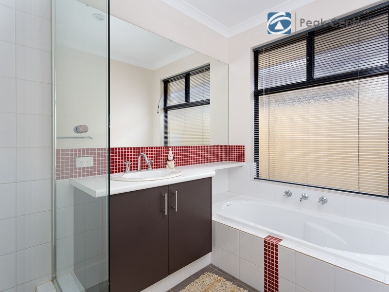 35 Frankenia Turn, Success WA 6164