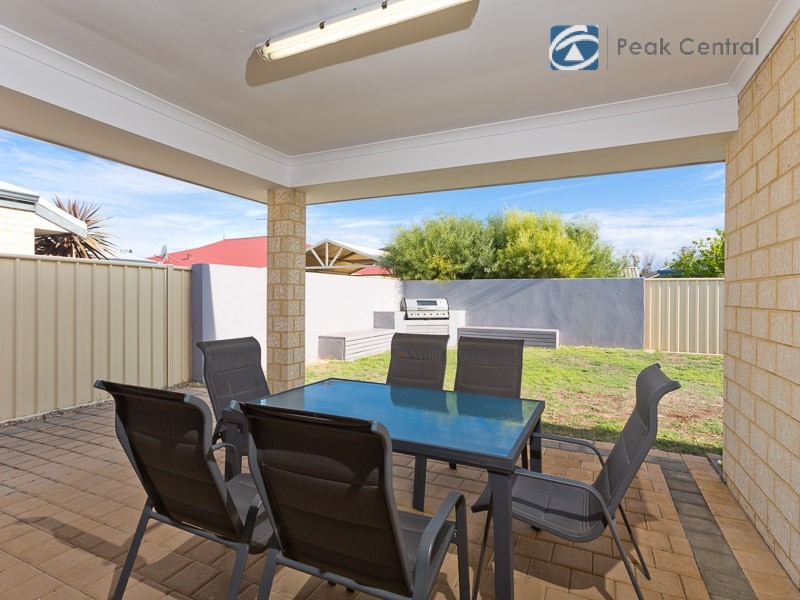 35 Frankenia Turn, Success WA 6164