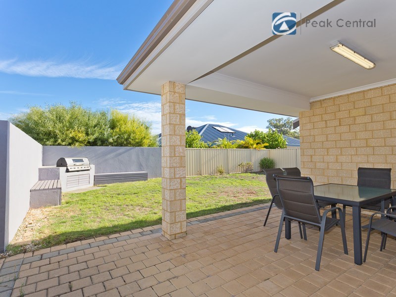 35 Frankenia Turn, Success WA 6164