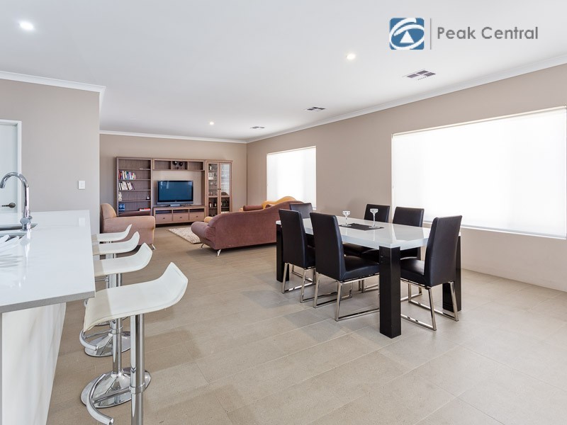 21 Pinelle Pwy, Aubin Grove WA 6164