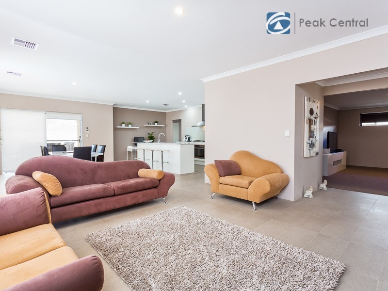 21 Pinelle Pwy, Aubin Grove WA 6164