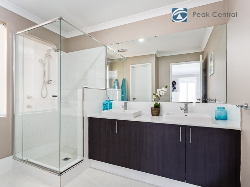 21 Pinelle Pwy, Aubin Grove WA 6164