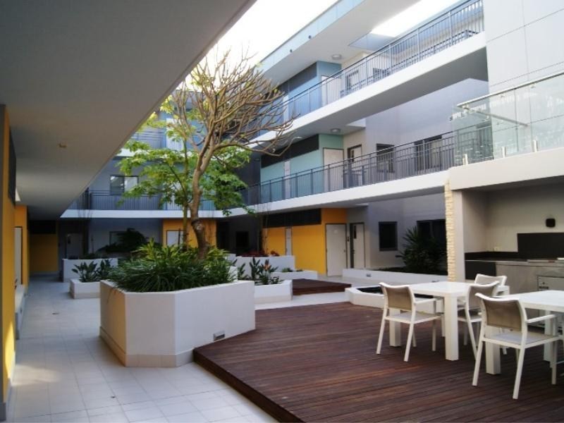 33 /23 Junction Blvd, Cockburn Central WA 6164