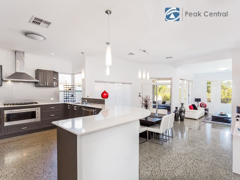 3 Sheffield Bend, Success WA 6164