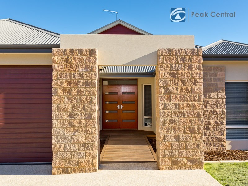 3 Sheffield Bend, Success WA 6164