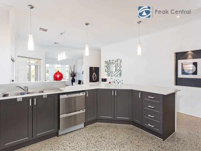 3 Sheffield Bend, Success WA 6164