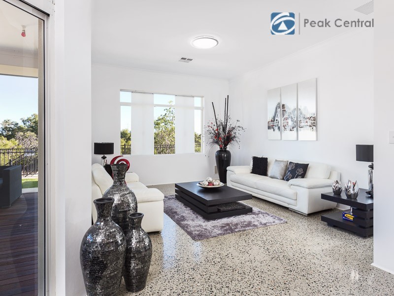 3 Sheffield Bend, Success WA 6164