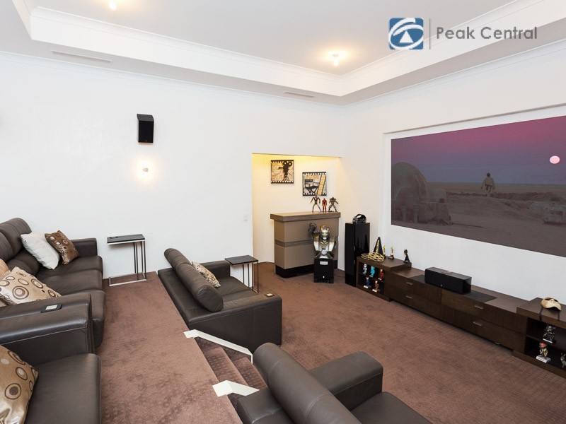 3 Sheffield Bend, Success WA 6164