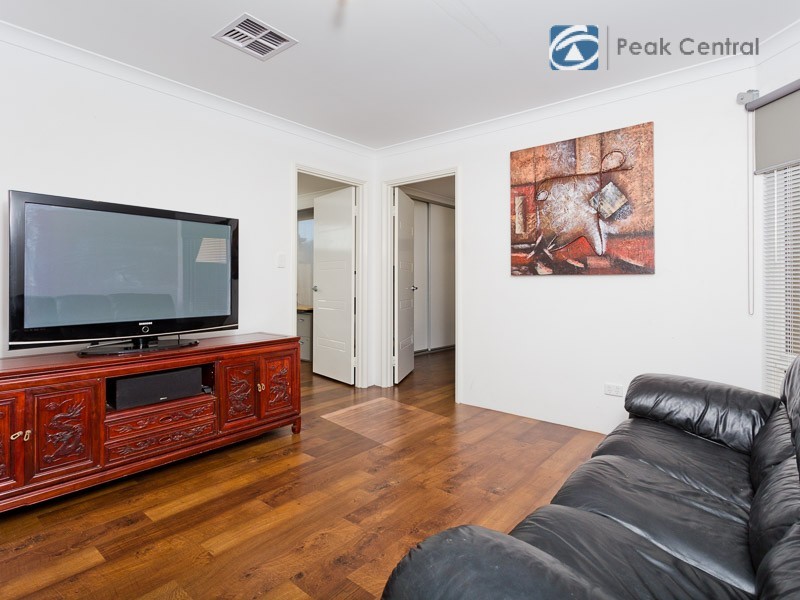 3 Sheffield Bend, Success WA 6164