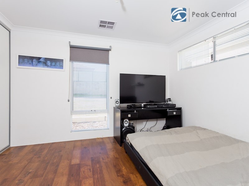 3 Sheffield Bend, Success WA 6164