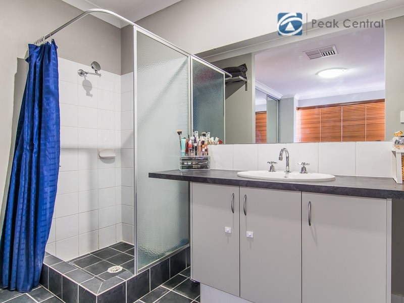 11 Monarch Gate, Success WA 6164