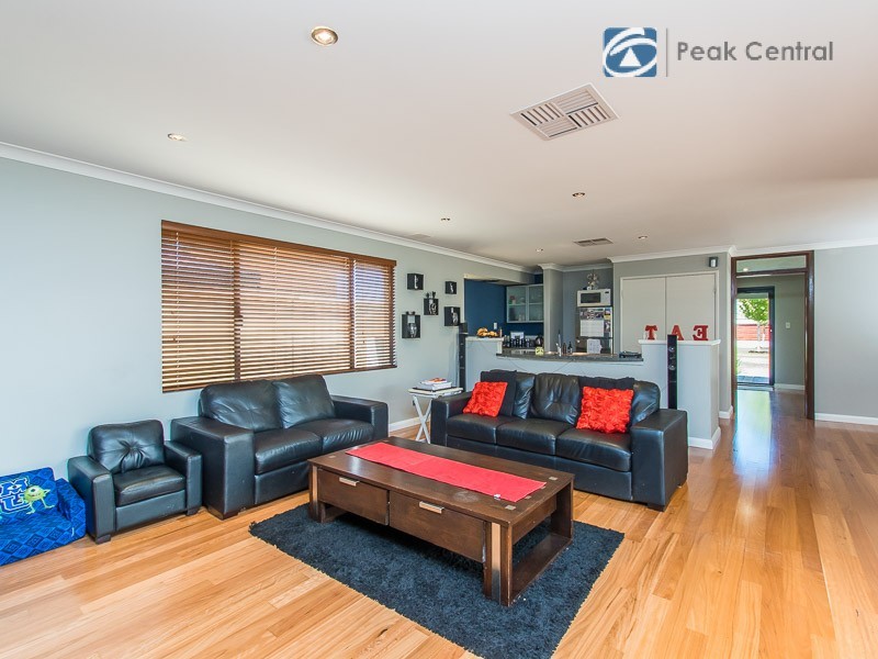 11 Monarch Gate, Success WA 6164