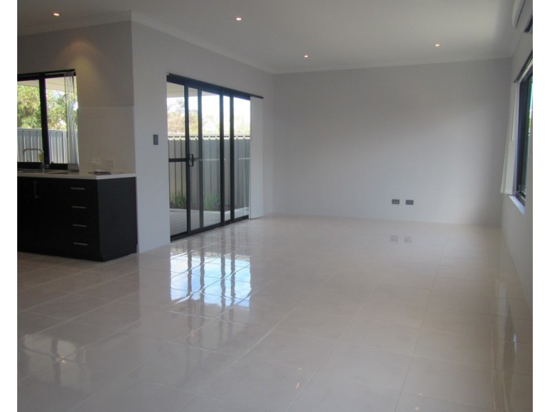 1/9 Poso Place, Atwell WA 6164