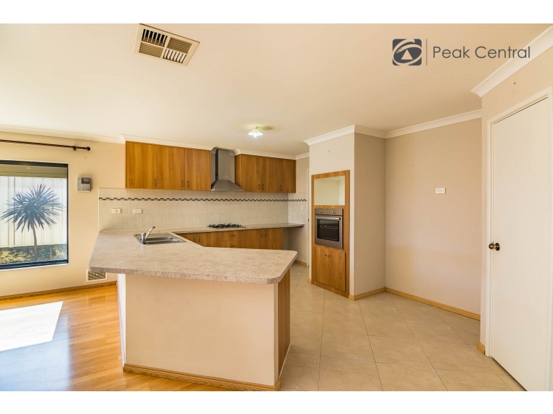 7 Storey Place, Yangebup WA 6164
