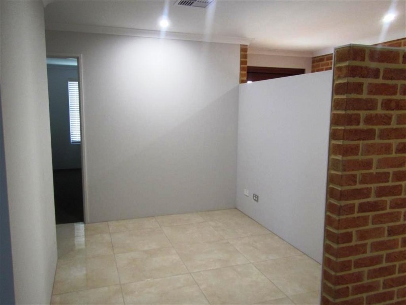 4 Bindarri Grove, Wandi WA 6167