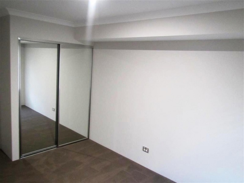 4 Bindarri Grove, Wandi WA 6167