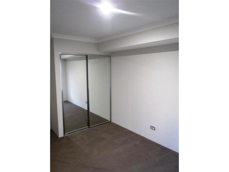 4 Bindarri Grove, Wandi WA 6167