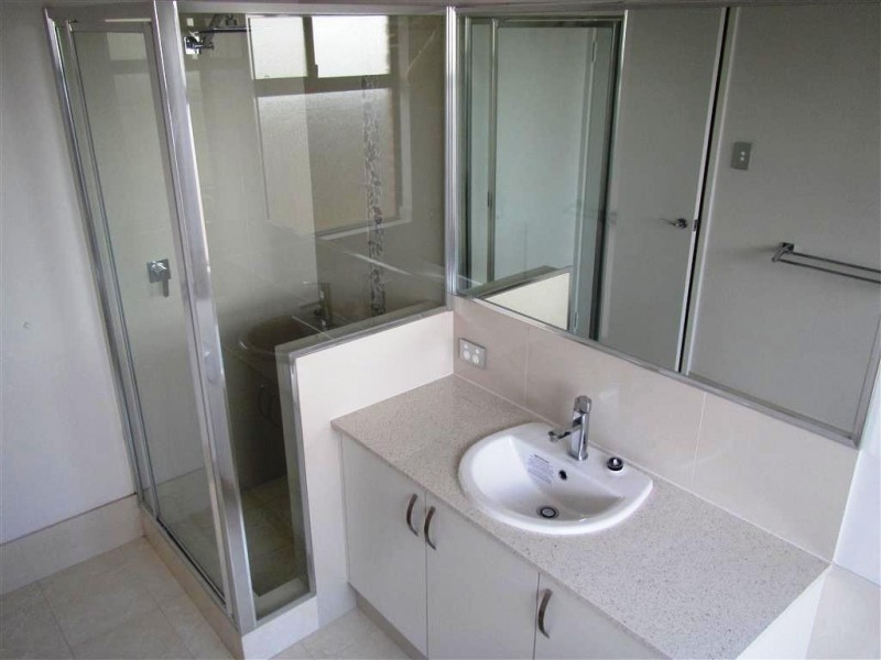 4 Bindarri Grove, Wandi WA 6167