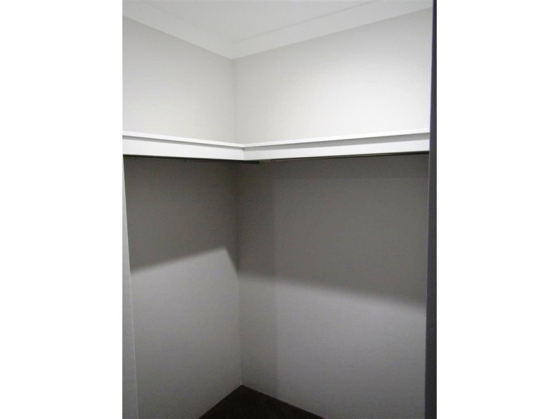 4 Bindarri Grove, Wandi WA 6167