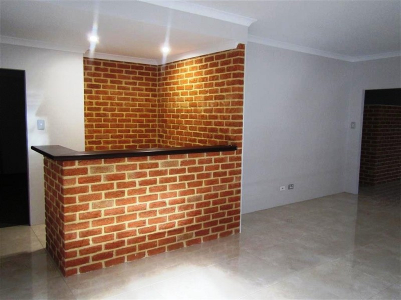 4 Bindarri Grove, Wandi WA 6167