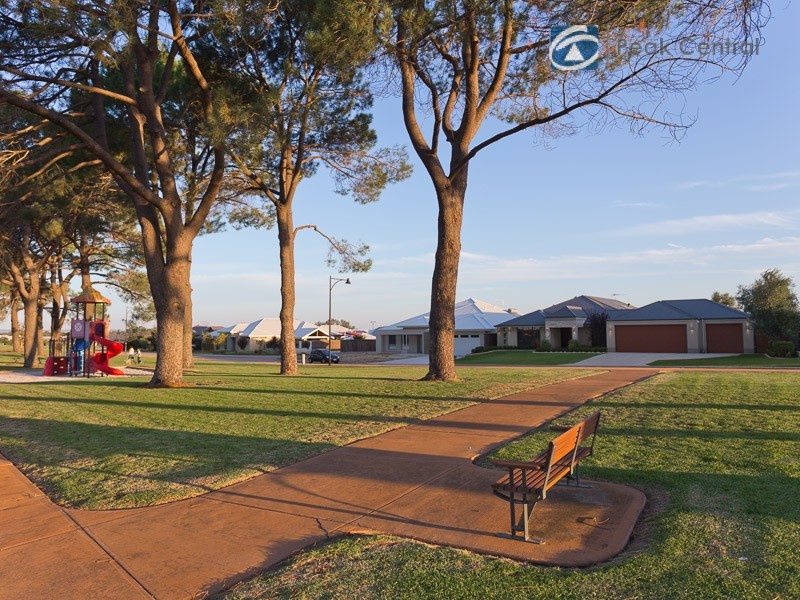 11 Euphony Way, Atwell WA 6164