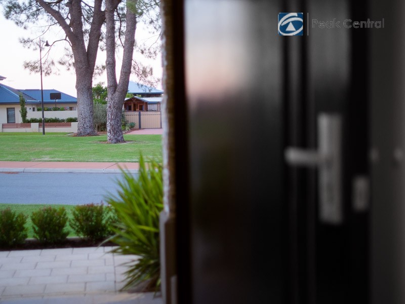 11 Euphony Way, Atwell WA 6164