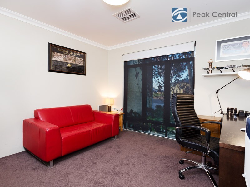 11 Euphony Way, Atwell WA 6164