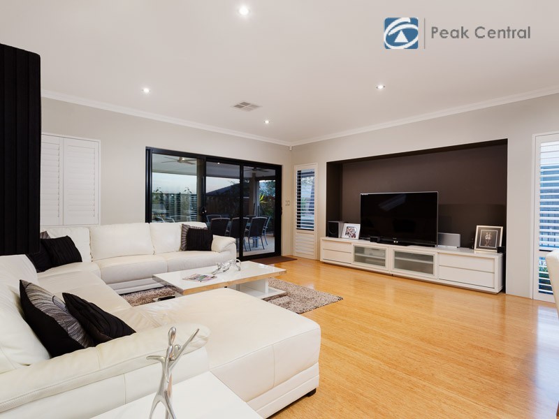 11 Euphony Way, Atwell WA 6164