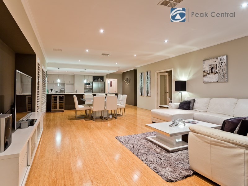 11 Euphony Way, Atwell WA 6164