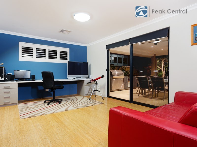 11 Euphony Way, Atwell WA 6164