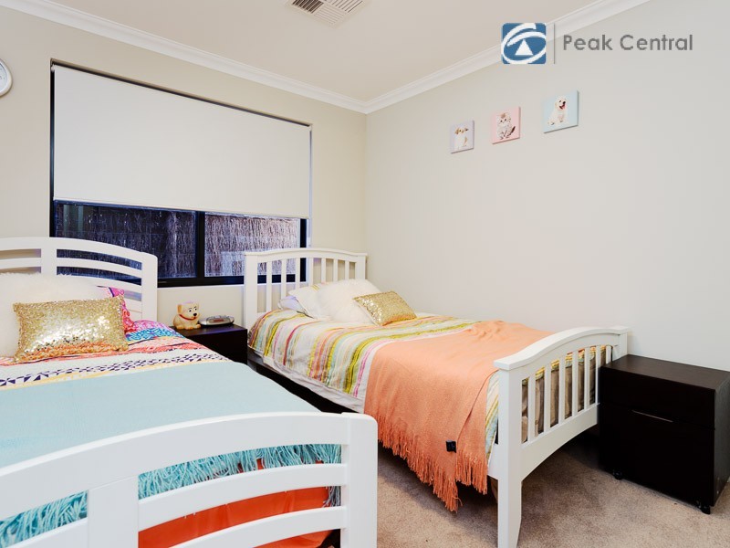 11 Euphony Way, Atwell WA 6164