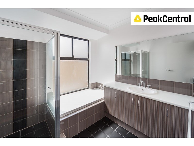 50 Gaebler Road, Hammond Park WA 6164