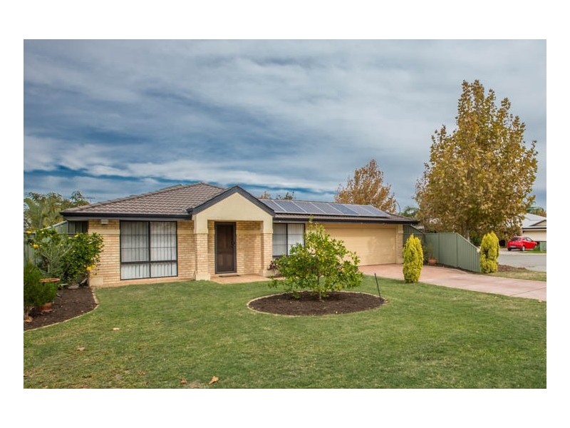 16 Turnbull Close, Atwell WA 6164