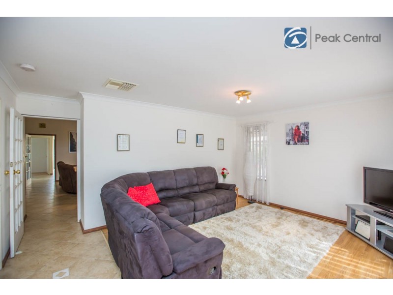 16 Turnbull Close, Atwell WA 6164