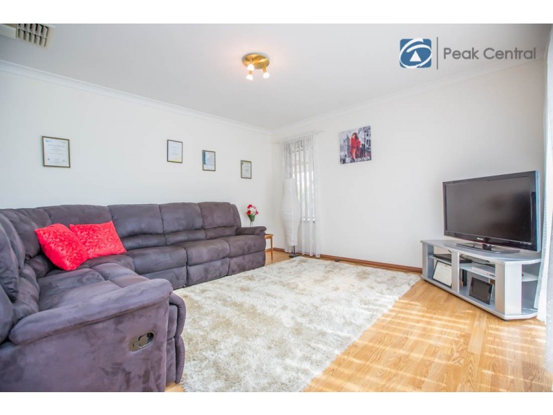 16 Turnbull Close, Atwell WA 6164