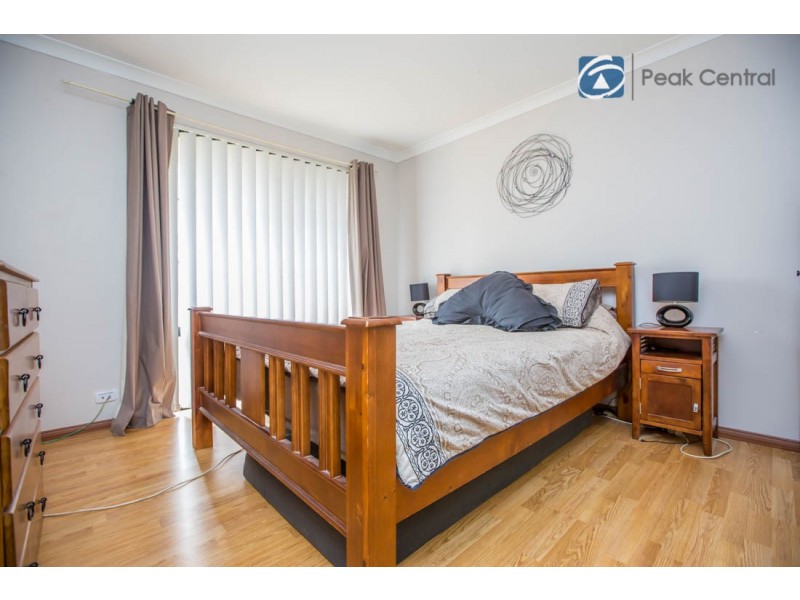 16 Turnbull Close, Atwell WA 6164