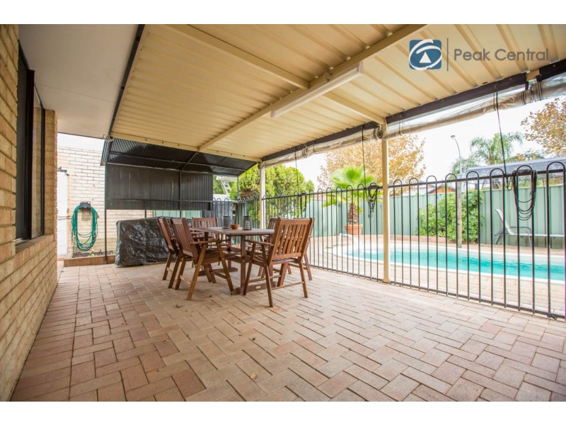 16 Turnbull Close, Atwell WA 6164