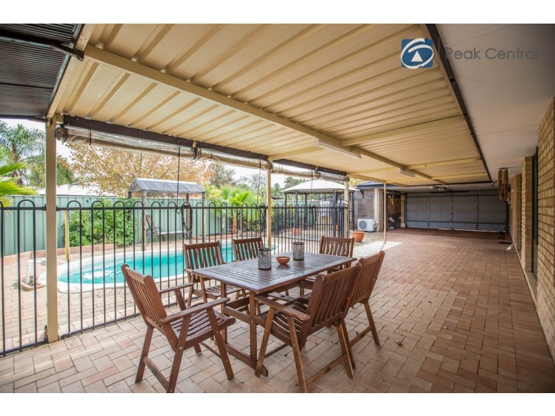 16 Turnbull Close, Atwell WA 6164