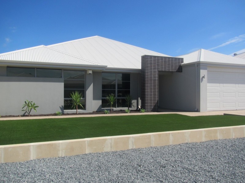 6 Lomandra Way, Hammond Park WA 6164