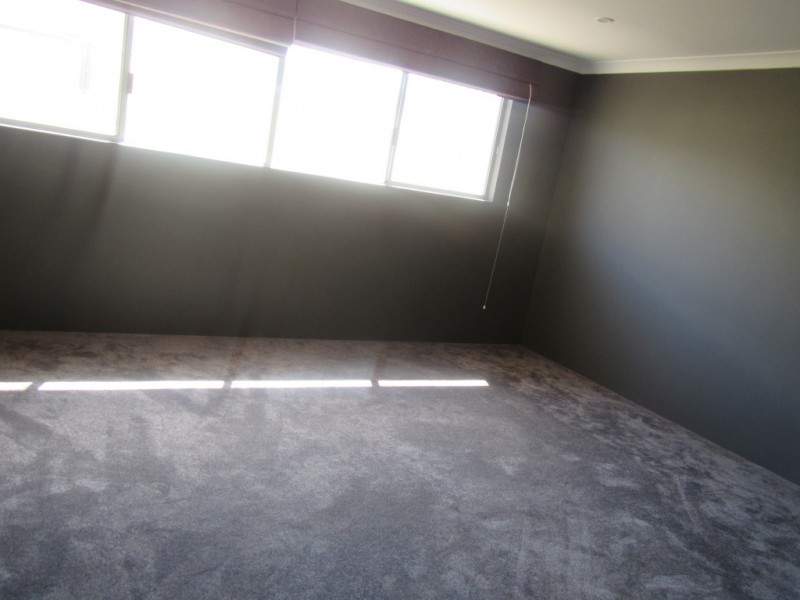 6 Lomandra Way, Hammond Park WA 6164