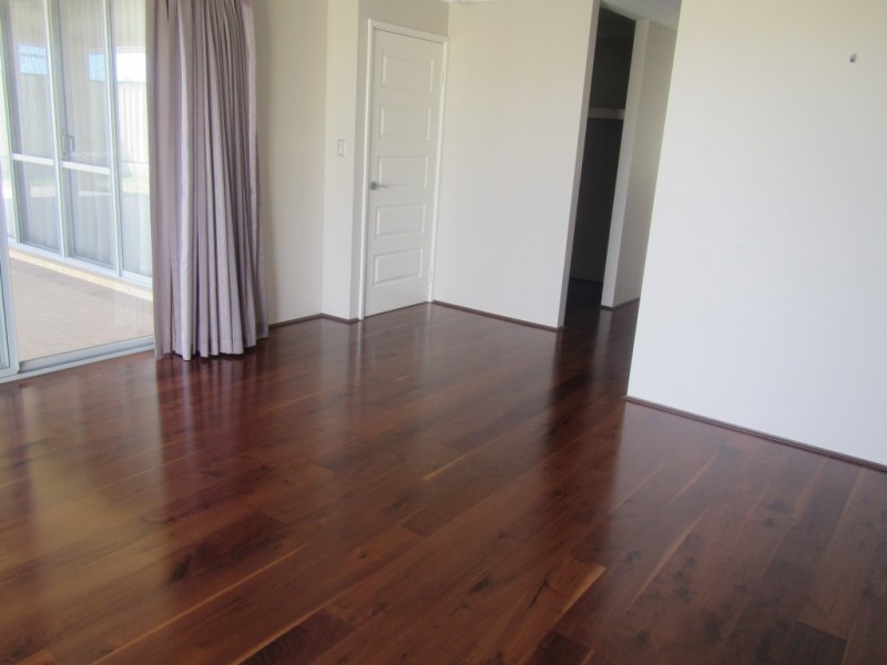 6 Lomandra Way, Hammond Park WA 6164